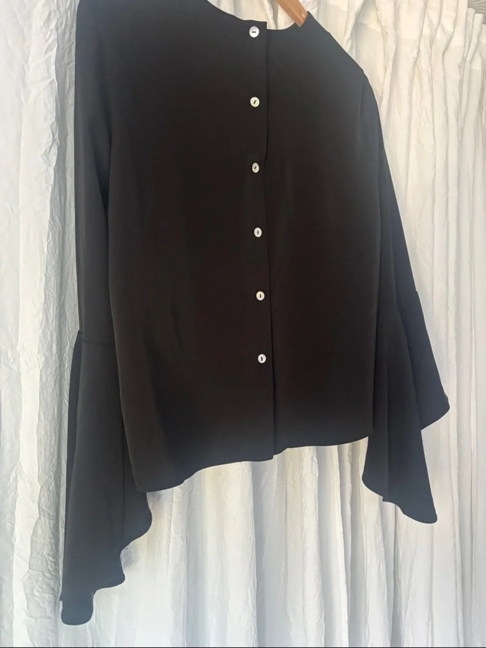 Carmen Marc Valvo Black Bell Sleeve Blouse - Picture 8 of 9